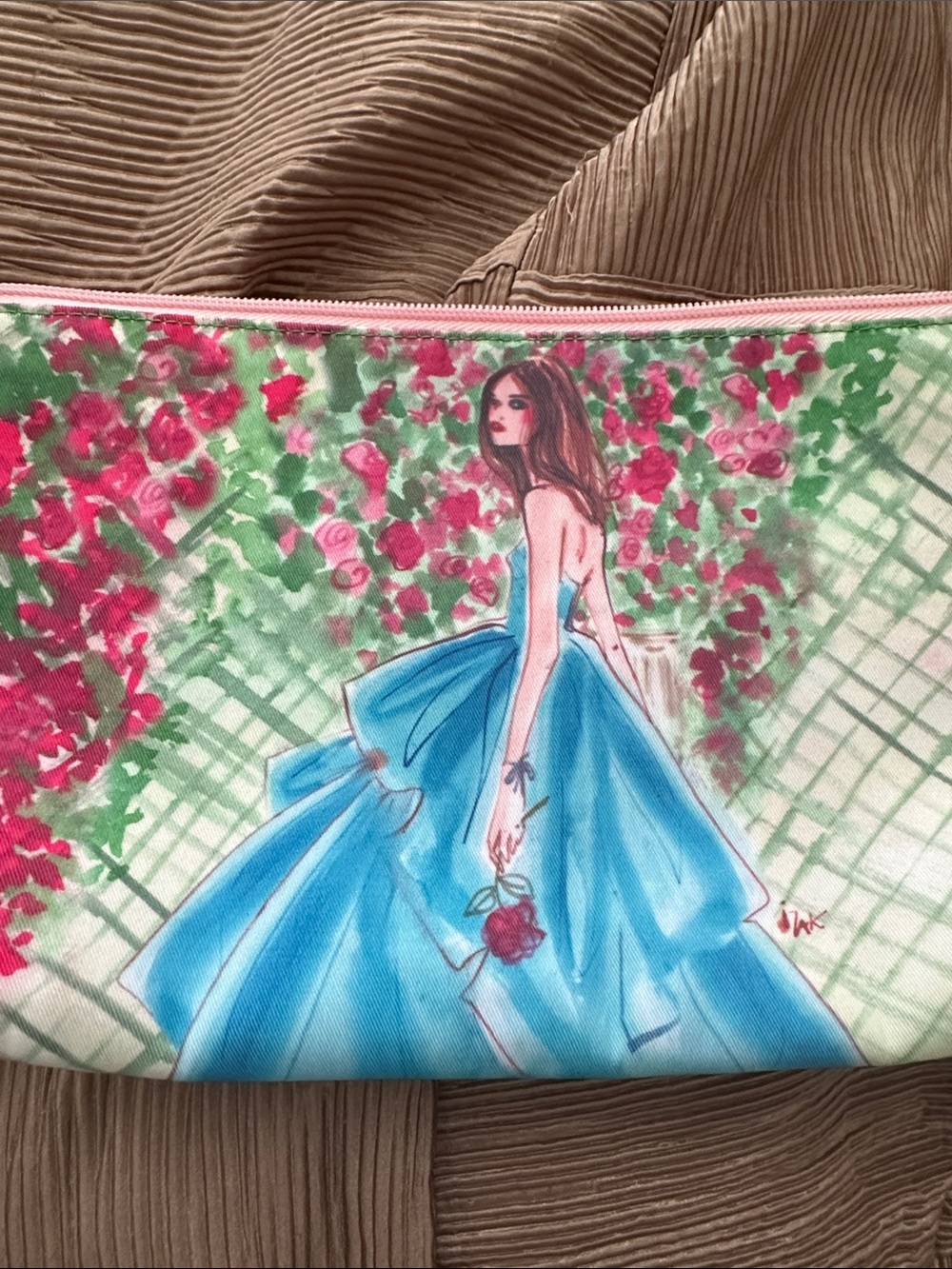 henri bendel Makeup Bag - Picture 5 of 9